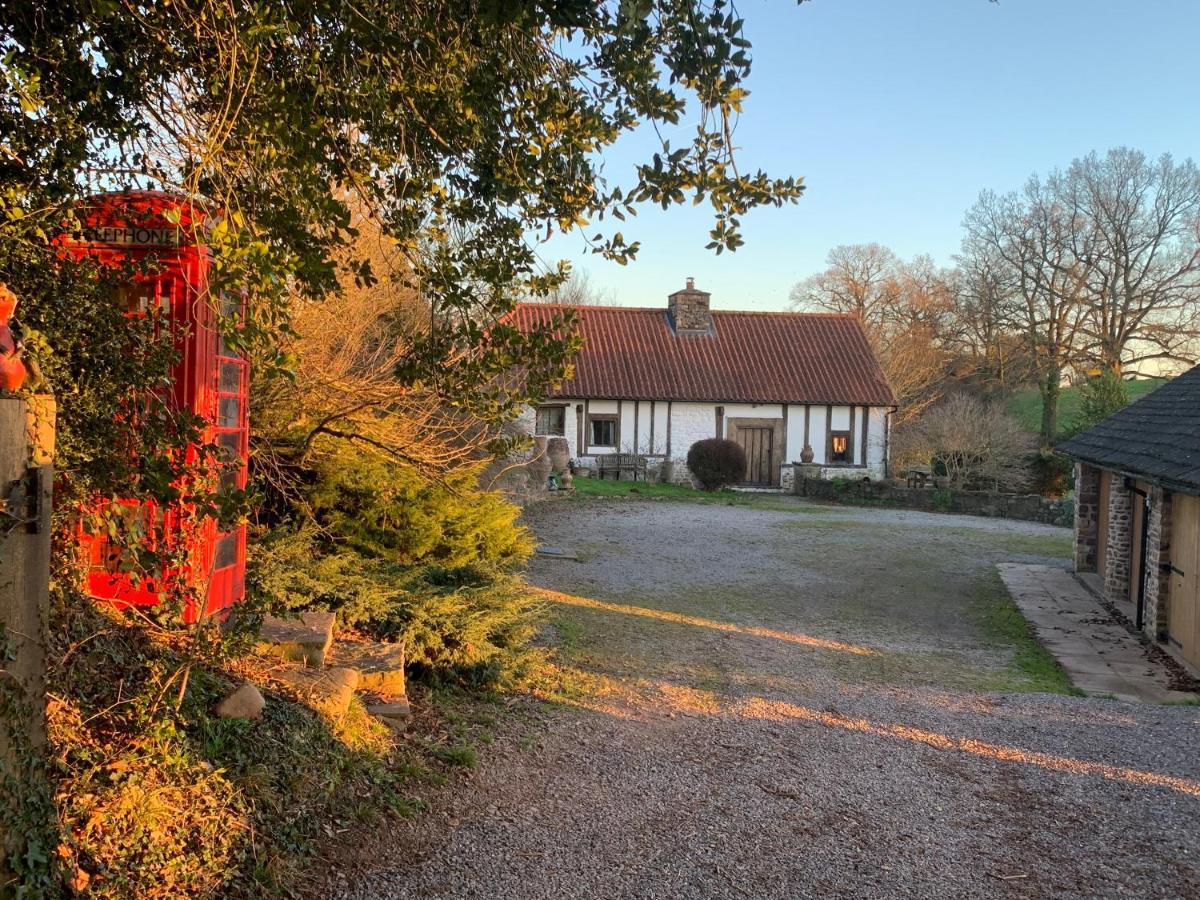Medieval Cottage In Rural Monmouthshire. Raglan Exterior photo