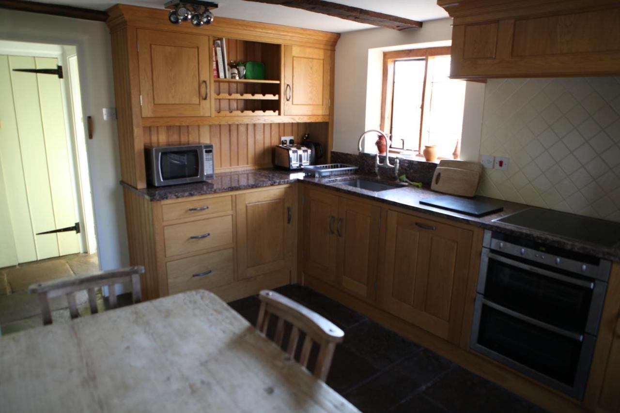 Medieval Cottage In Rural Monmouthshire. Raglan Exterior photo